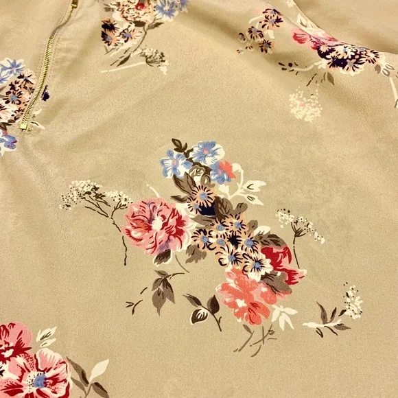 S.R by Sweet Rain Tan Floral 3/4 Sleeve Top - Picture 2 of 6